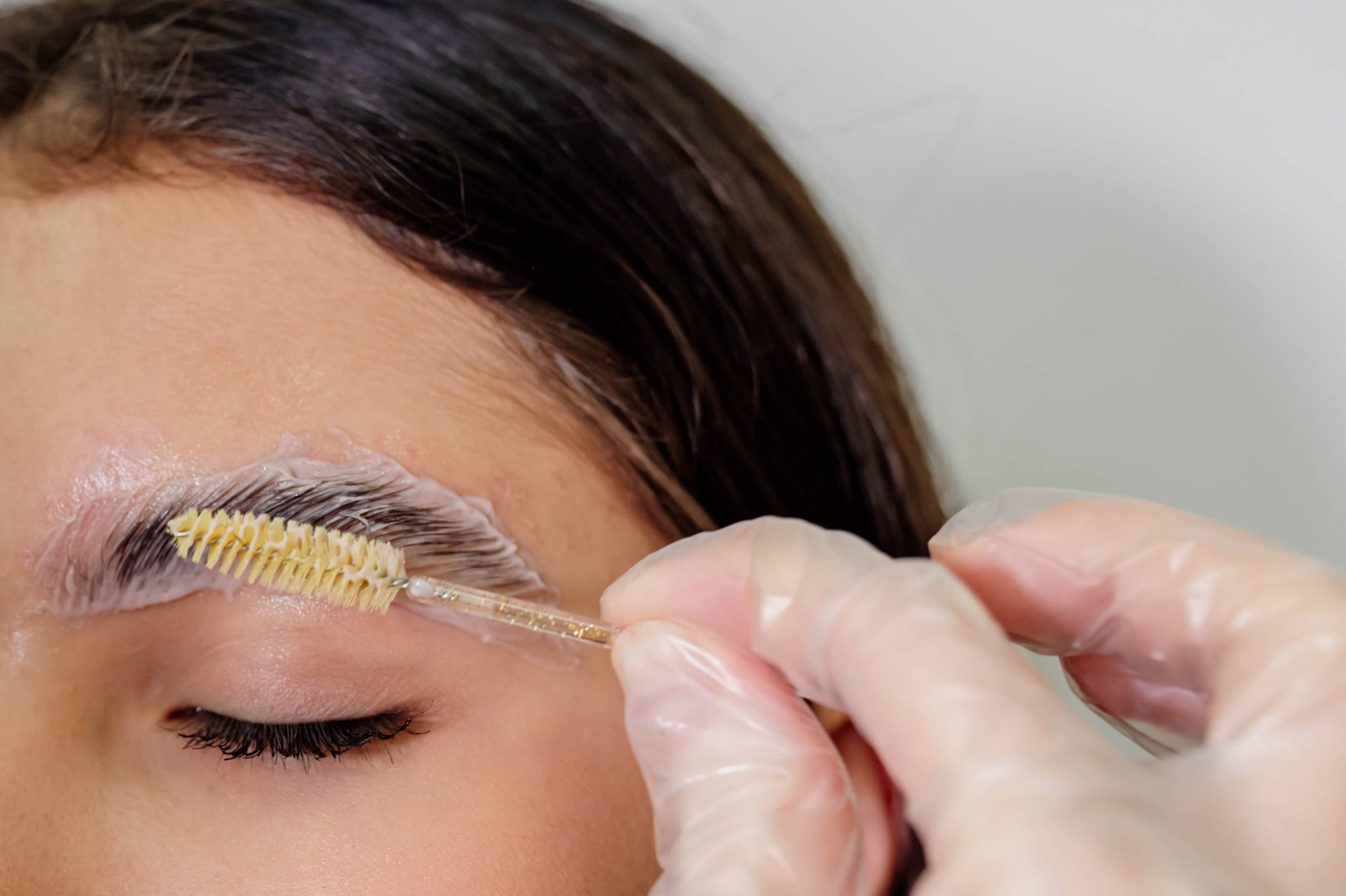 O que é Brow Lamination, como é feito e quais os benefícios